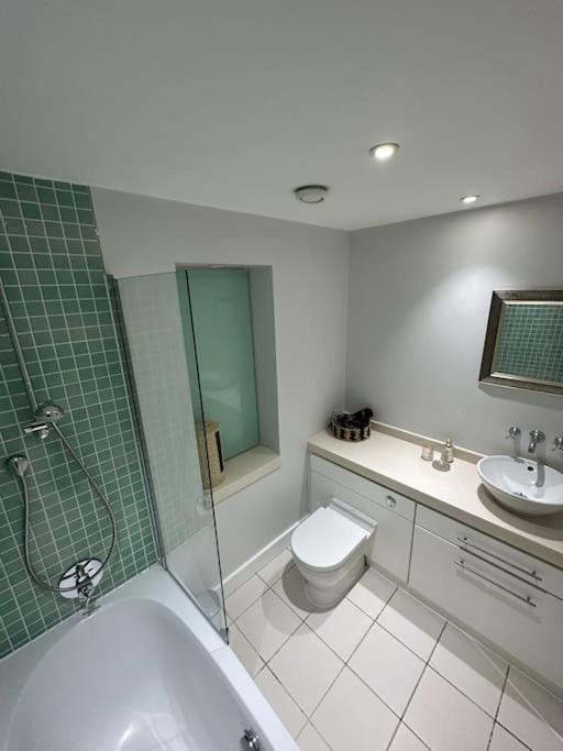 Heart Of Bham Free Parking Apartment เบอร์มิงแฮม ภายนอก รูปภาพ