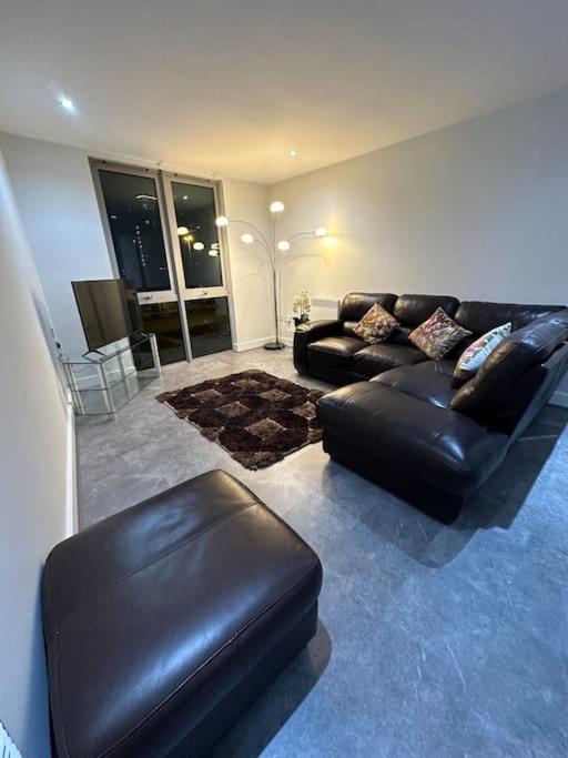Heart Of Bham Free Parking Apartment เบอร์มิงแฮม ภายนอก รูปภาพ